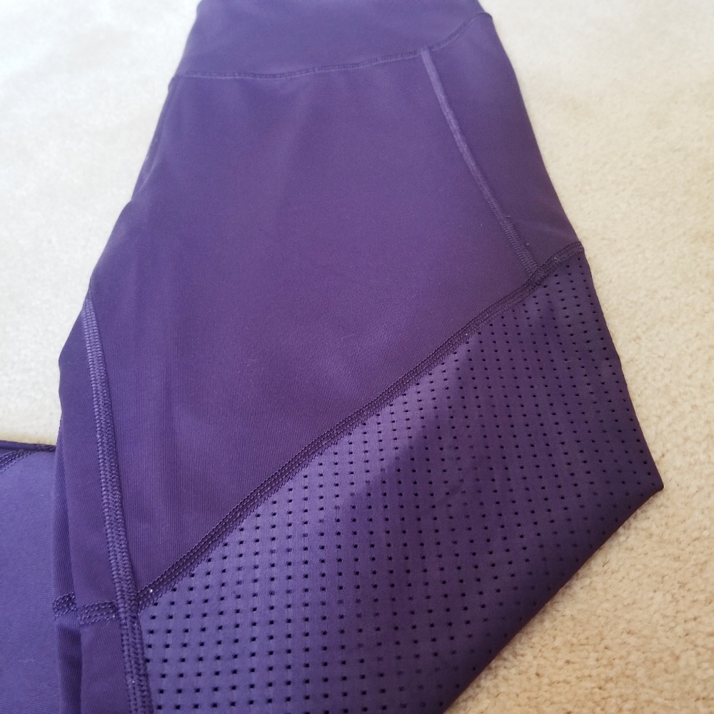 SOLD VS Sport knockout mesh leggings M - Picture 11 of 12
